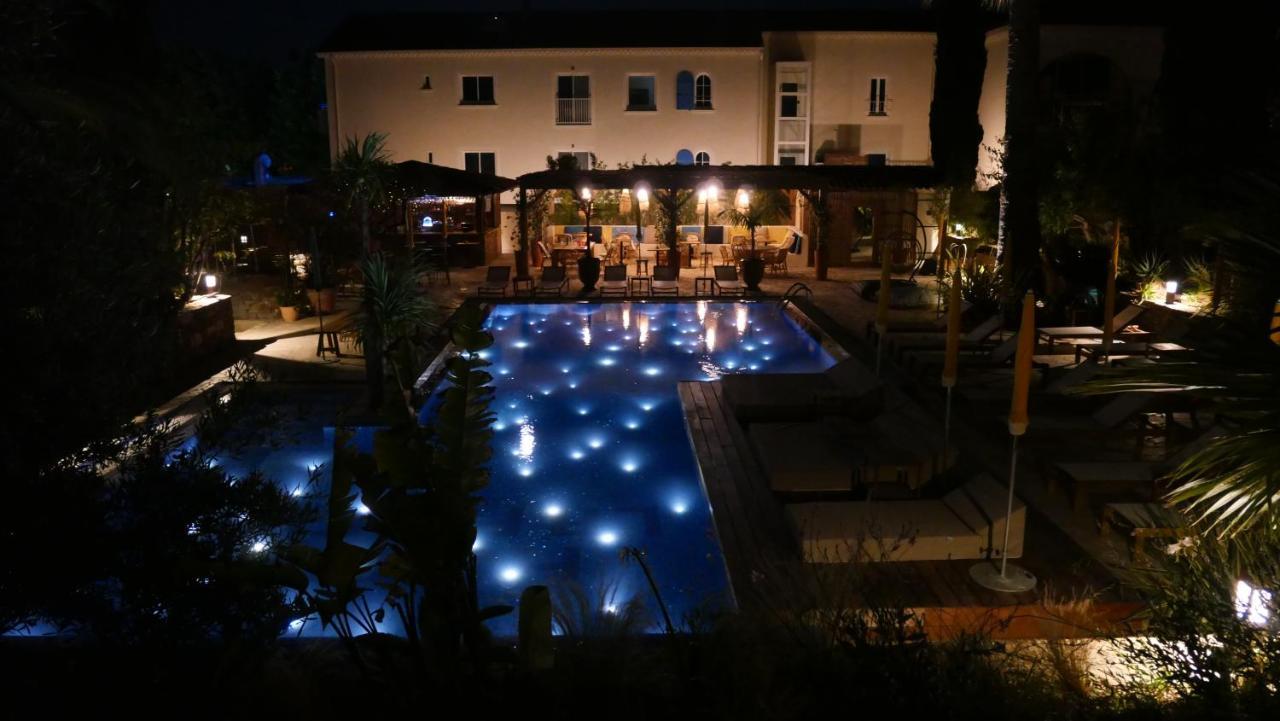 Hotel La Piscine Le Lavandou Exteriér fotografie